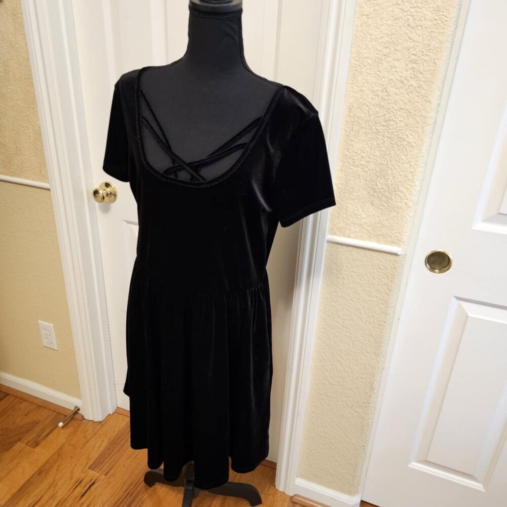 Hot Topic Black Velvet Strappy Skater Dress